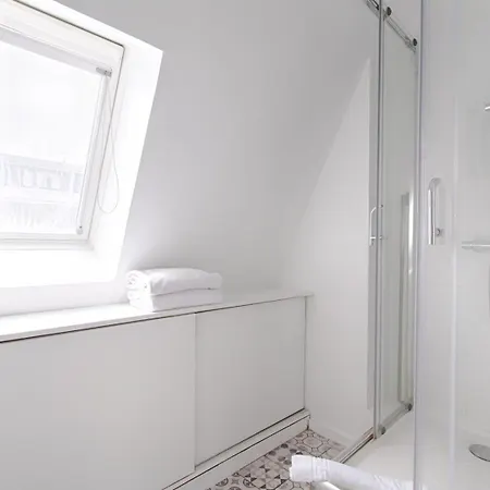 24 Madrid - Saint-lazare 6p Apartamento París